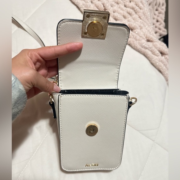 Aldo Beige Crossbody Bag with Gold Chain - Picture 3 of 4